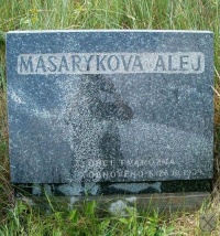 Pamětní deska Masarykovy aleje